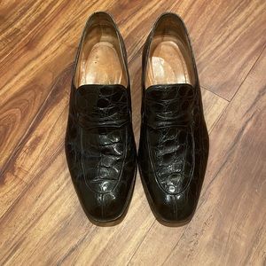 Vintage genuine alligator loafers in good condition.